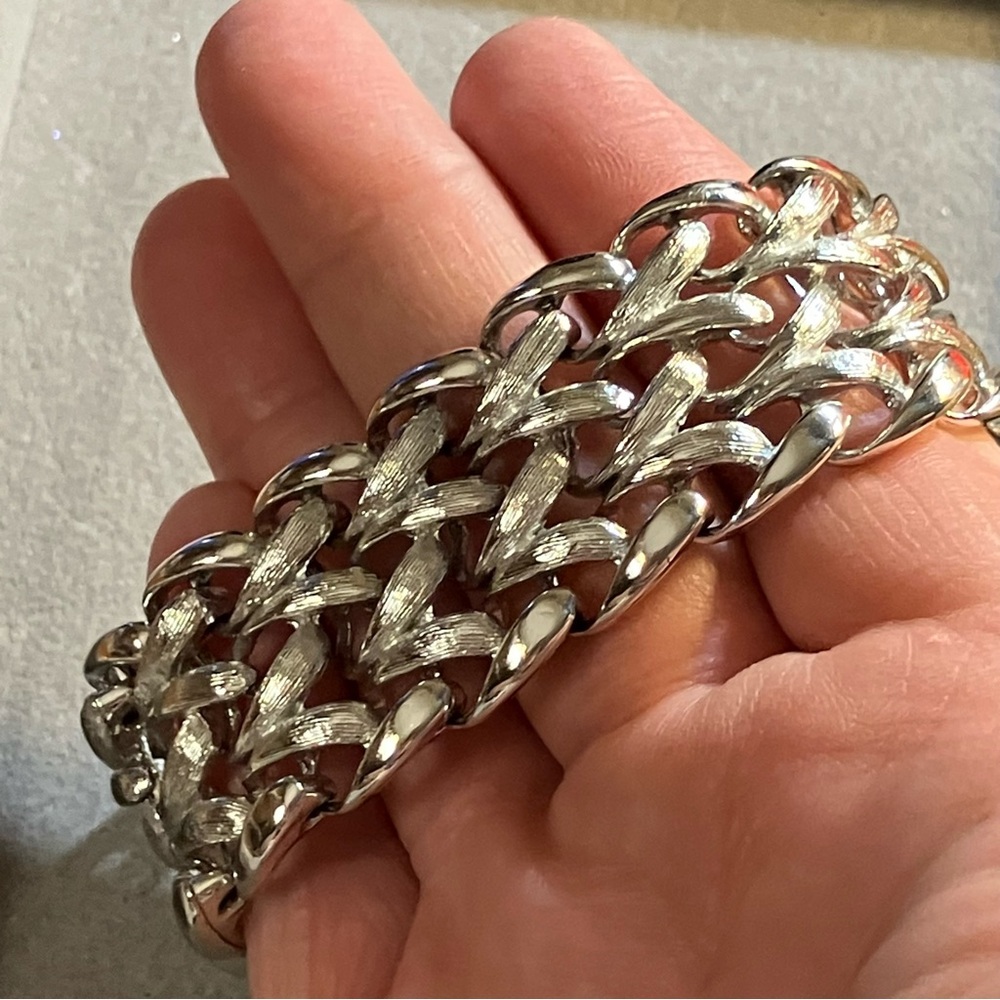 Vintage Kramer Signed Woven Design Silver Tone Bracelet 6.75”